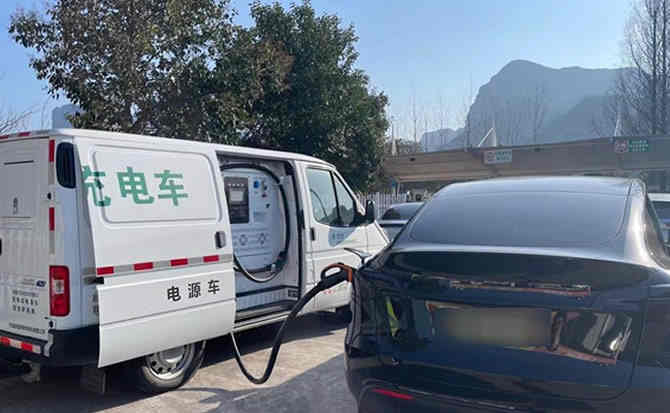 老城区汽车搭电